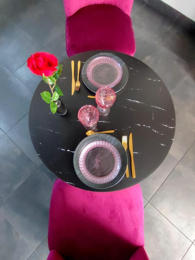 Love Room A Montargis Zewnętrze zdjęcie