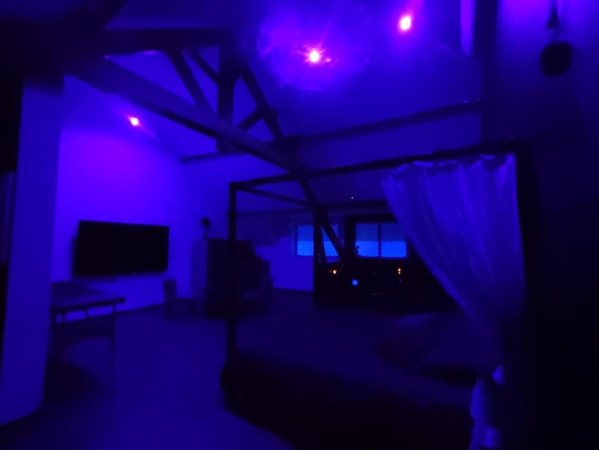 Love Room A Montargis Zewnętrze zdjęcie